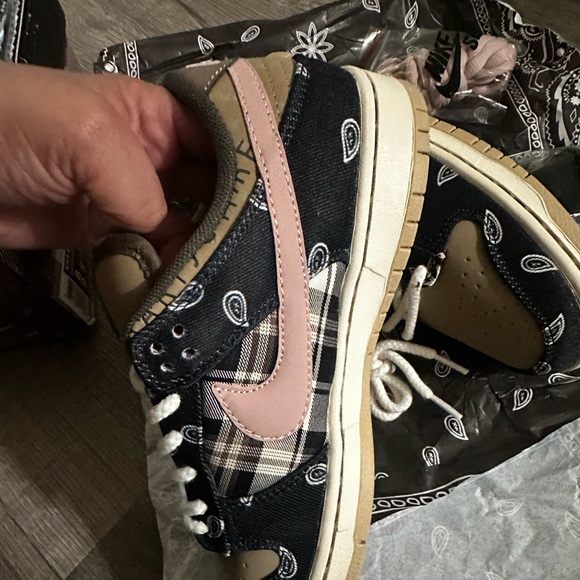 Travis shoes clon 
1:1 
Size 8 de hombre 9.5 women - Picture 4 of 6